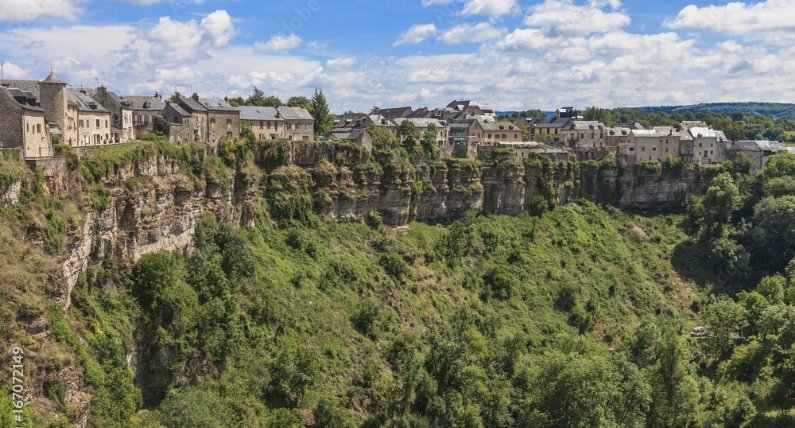 Canyon de Bozouls aux alentours du Domaine du Charouzech, gîte en Occitanie