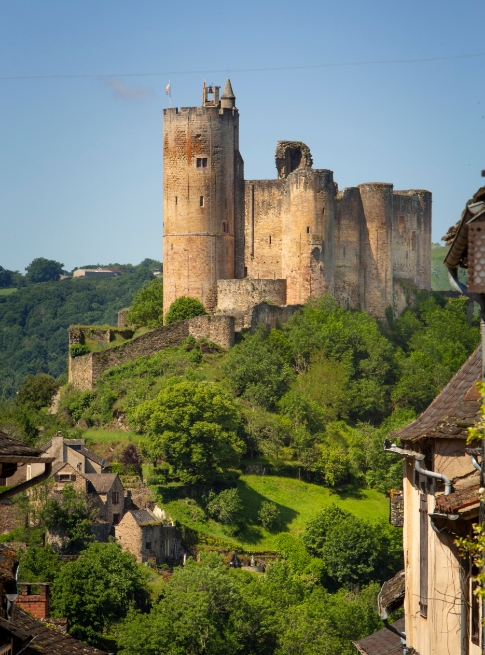 Najac aux alentours du Domaine du Charouzech, gîte en Occitanie